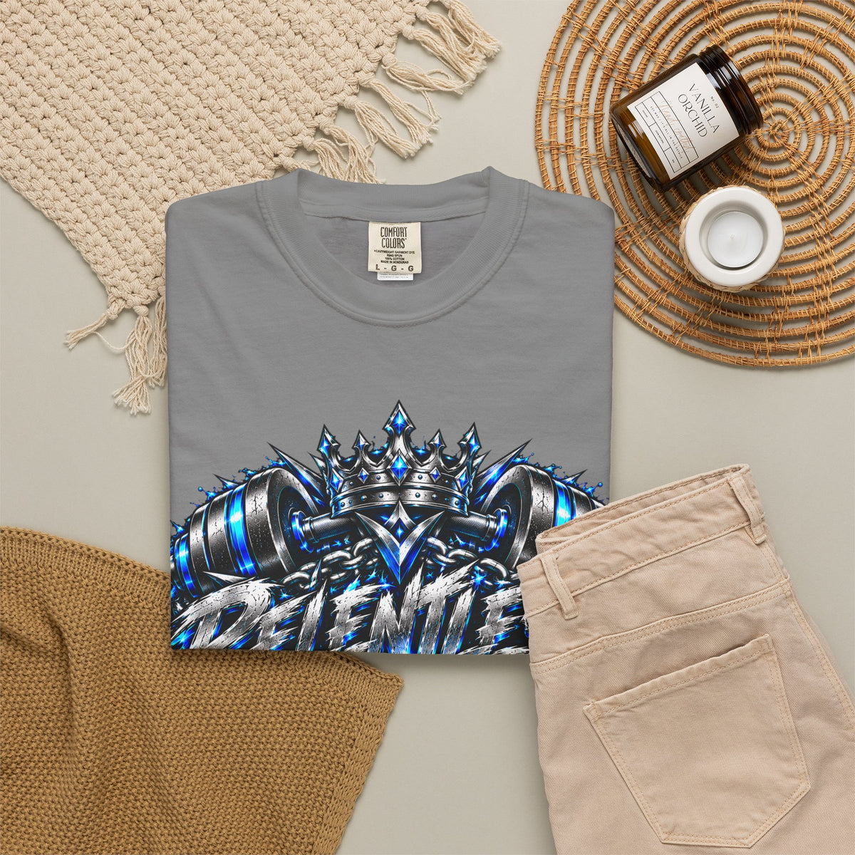 T-Shirt — Metallic Crown Graffiti Heart Graphic Tee