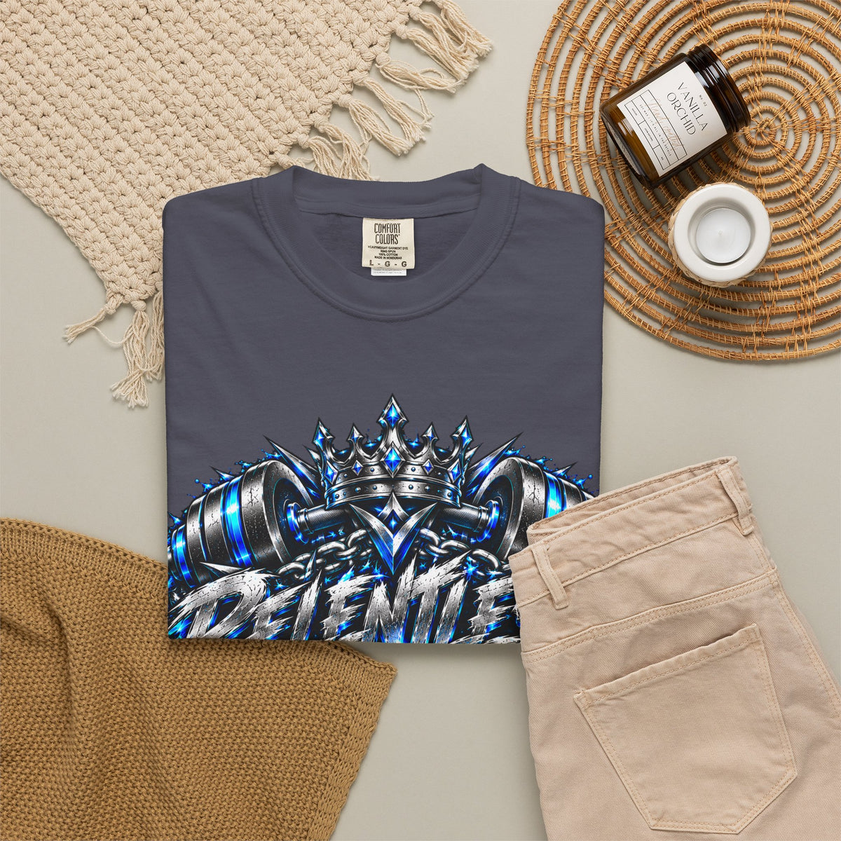 T-Shirt — Metallic Crown Graffiti Heart Graphic Tee