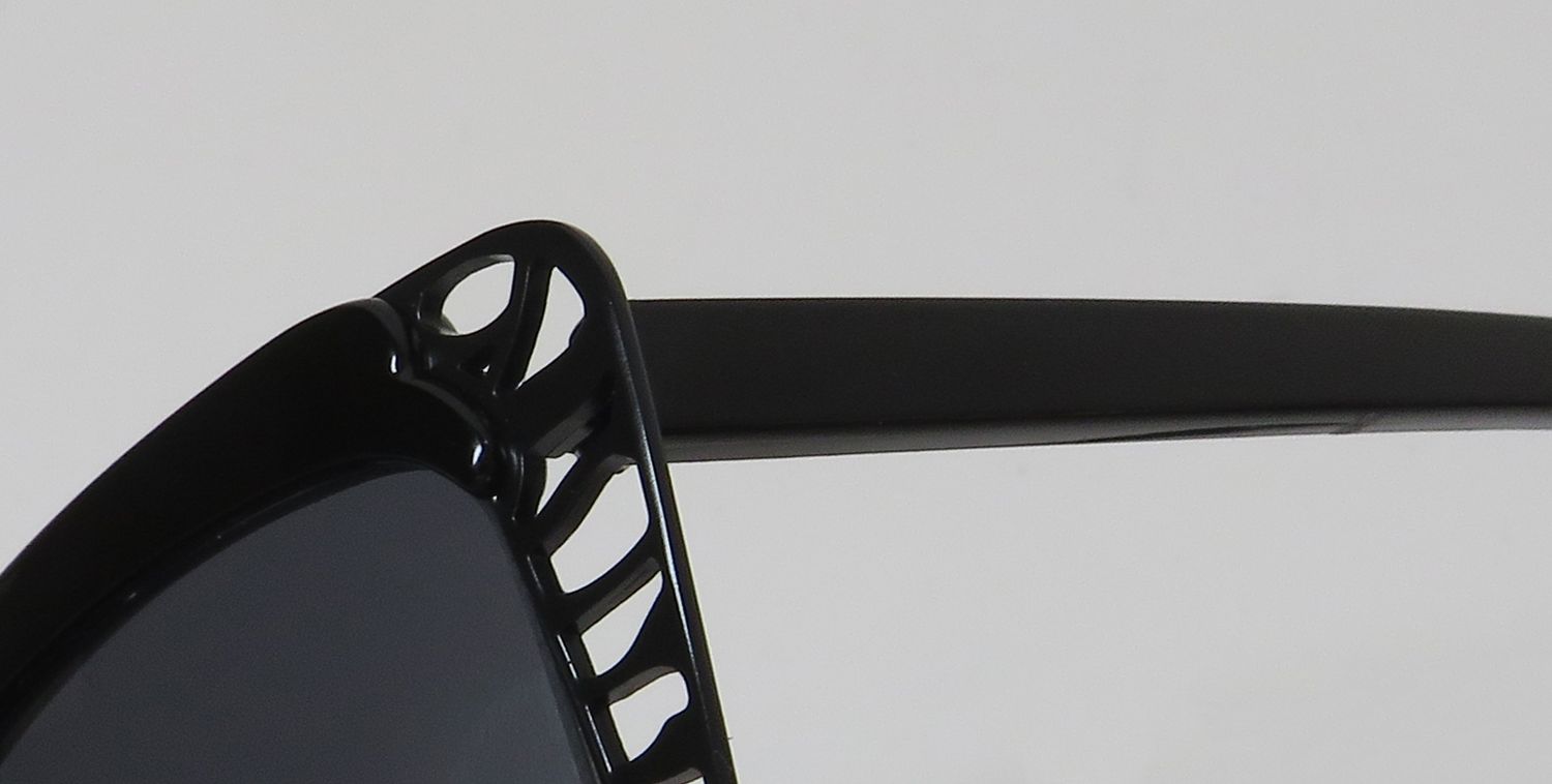 Kendall + Kylie Kk5124 Nina Sunglasses