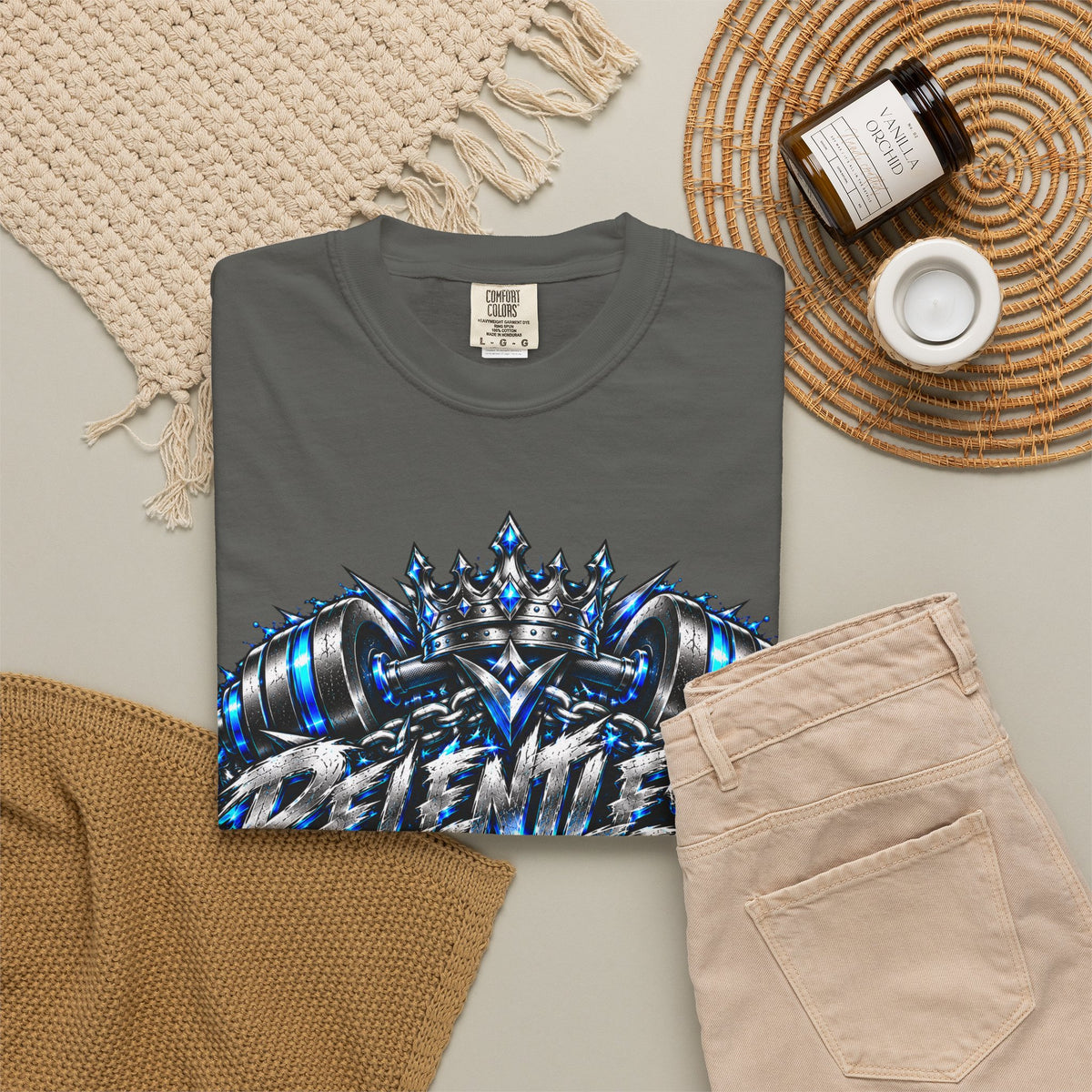 T-Shirt — Metallic Crown Graffiti Heart Graphic Tee