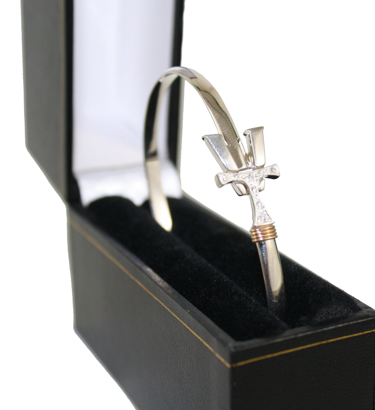 Vermont   Hook Bracelet Silver with Diamond Accents - 4mm Band - 7.5 Inch